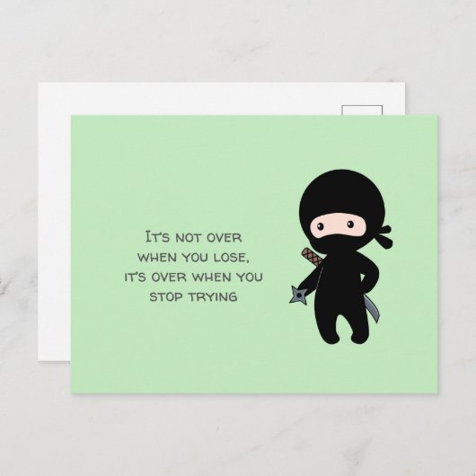 Tiny Ninja Holding-Star auf grünem Zitat Postkarte (Vorne/Hinten)