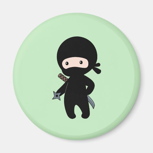 Tiny Ninja Holding Throwing Star auf Green Magnet (Vorne)
