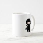 Tiny Ninja Holding Throwing Star Kaffeetasse (VorderseiteRechts)