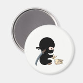 Tiny Ninja Making Origami Paper werfen Star Magnet (Vorderseite/Rückseite)