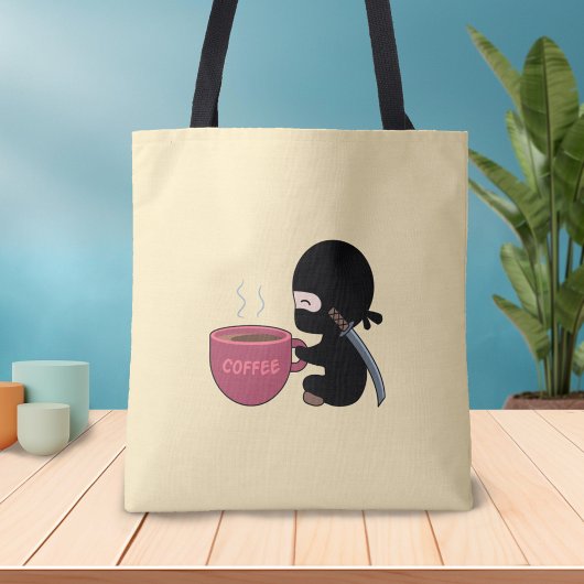Tiny Ninja mit großer Tasse auf Gelb Tasche