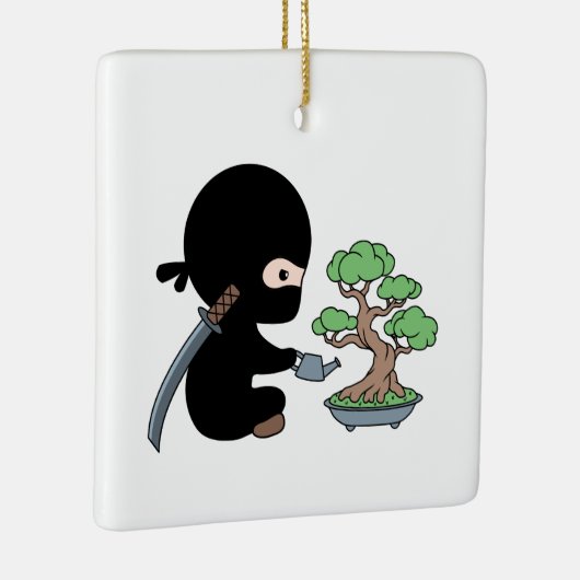 Tiny Ninja Watering Bonsai Tree Keramikornament (Rechts)