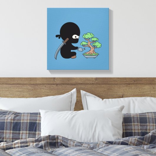 Tiny Ninja Watering Bonsai Tree on Blue Leinwanddruck (Insitu (Schlafzimmer))