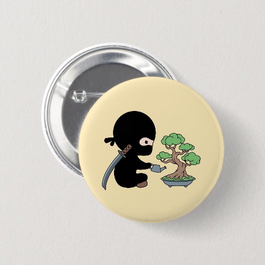 Tiny Ninja Watering Bonsai Tree on Yellow Button (Vorne & Hinten)