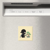 Tiny Ninja Watering Bonsai Tree on Yellow Magnet (In Situ (Geschirrspüler))