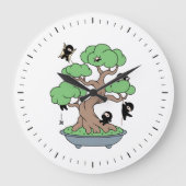 Tiny Ninjas in Bonsai Tree Große Wanduhr (Vorderseite)