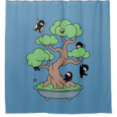 Tiny Ninjas in Bonsai Tree on Blue Duschvorhang (Vorderseite)