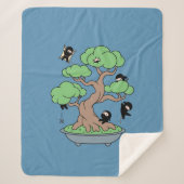 Tiny Ninjas in Bonsai Tree on Blue Sherpadecke (Vorderseite)