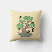 Tiny Ninjas in Bonsai Tree on Yellow Kissen (Rückseite)