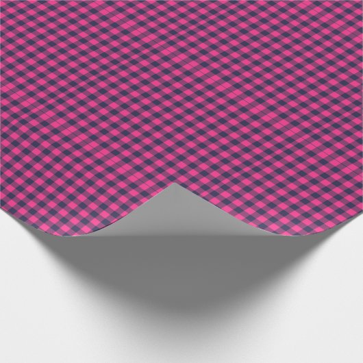 Tiny Pixel Check Plaid Pink and Dark Blue Geschenkpapier (Ecke)