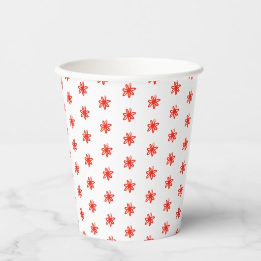 Tiny Scribbled Daisies Rustic Whimsical Red White Pappbecher (Vorderseite)