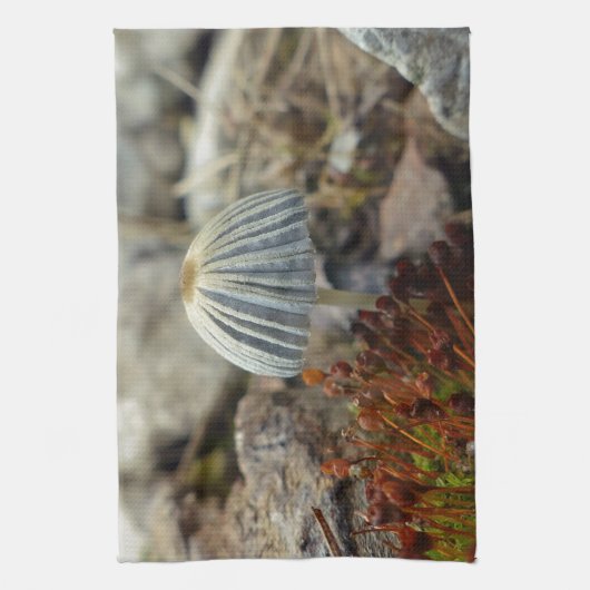 Tiny Toadstool Handtuch (Vertikal)