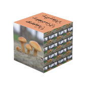 Tiny Toadstools Macro Personalisiert Würfel (Rückseite Schrägansicht)
