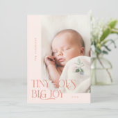 Tiny Toes Big Joy Peach Foto Geburtsankündigung Ankündigung (Stehend Vorderseite)