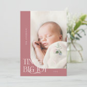 Tiny Toes Big Joy Pink Foto Geburtsankündigung Ankündigung (Stehend Vorderseite)