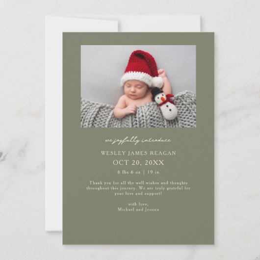 Tiny Toes Big Joy Sage Green Foto Birth Ankündigung (Rückseite)