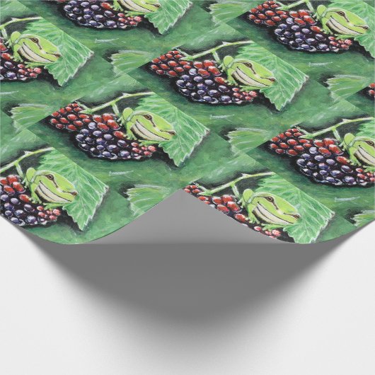 Tiny Tree Frog auf einer BlackBerry-Malerei Geschenkpapier (Ecke)