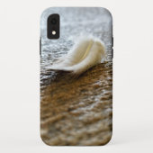 Tiny White Feather Phone Case (Rückseite)