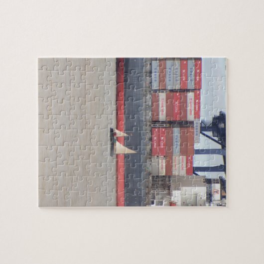 Tiny Yacht und riesige Containerschiffe Puzzle (Horizontal)