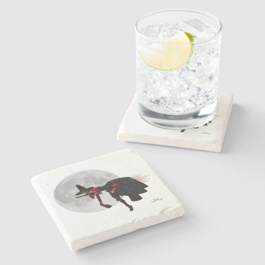 Tipsy Hexe auf dem Untersetzer von Broom Stone (Seitenansicht)