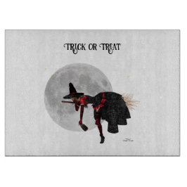 Tipsy Hexe auf der Raumschneidplatte Schneidebrett