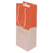 Tipsy & Toasty Geschenktüte Für Weinflaschen (Vorderseite Schrägansicht)