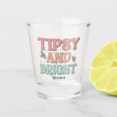 Tipsy und Bright Retro Personalisierte Weihnachten Schnapsglas (Vorderseite)
