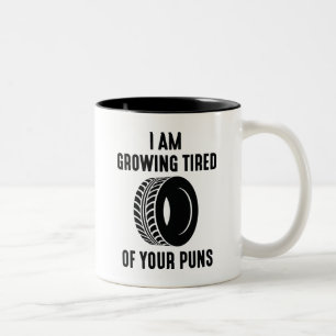 Tired Puns Zweifarbige Tasse