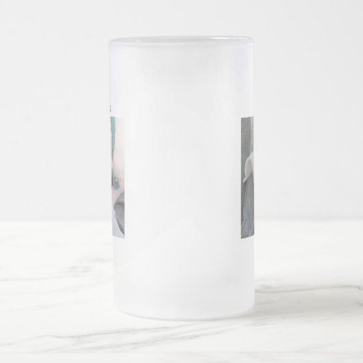 Tired St Patricks Day Hund mit Green Mattiert Gl Mattglas Bierglas (Mittel)