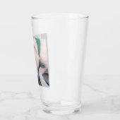 Tired St Patricks Day Hund mit Grün Glas (Links)