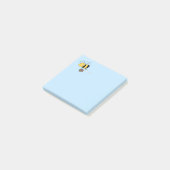 Tired Stressed Worker Bee Holding Briefcase Post-it Klebezettel (angewinkelt)