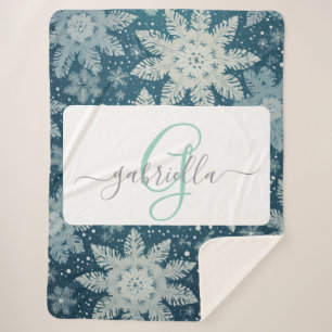 Tirrinia Snowflake Muster mit Monogramm und Name Sherpadecke