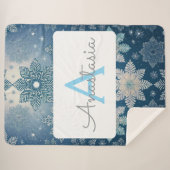 Tirrinia Snowflake Muster mit Monogramm und Name Sherpadecke (Vorderseite (Horizontal))