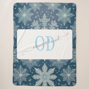 Tirrinia Snowflake Muster mit Namen und Monogramm Sherpadecke