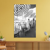 Tische im Schwarz-Weiß-Restaurant Leinwanddruck (Insitu (Wohnzimmer))