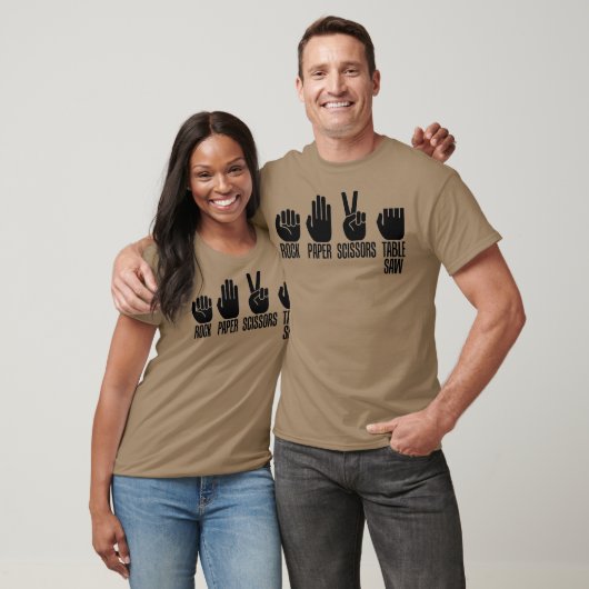 Tischgesäge für Stickereien mit Stickerei T-Shirt (Unisex)