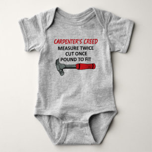 Tischlerkreuz Baby Strampler