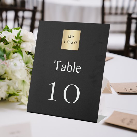 Tischnummer des Schwarz-weißen Firmenlogos Sockelschild