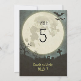 Tischnummer für eine Halloween-Hochzeit