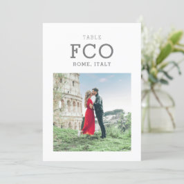Tischnummer-Karte für das Reisethema Zielort Foto
