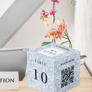 Tischnummer QR-Menü Business-Logo an der Küste Würfel