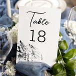 Tischnummer von Bergwald<br><div class="desc">Diese rustikalen Hochzeitsszenarien,  die sich mit unserer "Mountain Forest Wedding"-Kollektion abstimmen,  zeichnen sich durch eine handgezeichnet Skizze aus,  die einen Blick auf den Bergwald in Schwarz und Weiß bietet. Sie eignen sich perfekt für jeden einfachen und eleganten Empfang.</div>