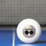 Tischtennis Ping Pong Thema Mit Monogramm Name Tischtennisball<br><div class="desc">Single Tischtennisspieler und Doppel-Mannschaften werden Liebe dieses Tennis-Thema entworfen. Modernes Logo-Design mit zwei Tischtennisschlägern und einer Kugel. Fügen Sie Ihren Namen hinzu,  um ein angepasstes Design zu erstellen. Imitate Silberfolie Hintergrund.</div>