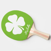 Tischtennisplatte mit grünem Glück Paddel Tischtennis Schläger (Seitenansicht)