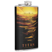 Titan der größte Mond des Planeten Saturn Flachmann (Rechts)