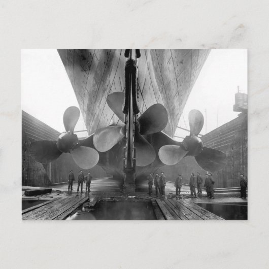 Titanic in Dry Dock 1910 Postkarte (Vorderseite)