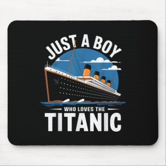 Titanic-Schiff nur ein Junge, der das Titanic-Kreu Mousepad
