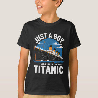 Titanic-Schiff nur ein Junge, der das Titanic-Kreu T-Shirt