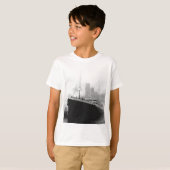 Titanisch im Dock in Southampton T-Shirt (Vorne ganz)