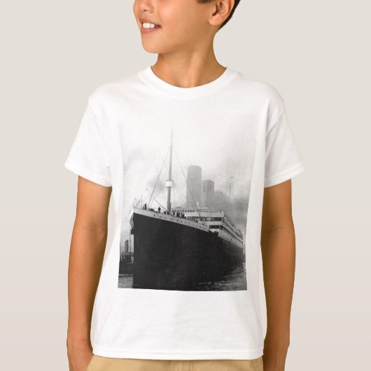 Titanisch im Dock in Southampton T-Shirt (Vorderseite)